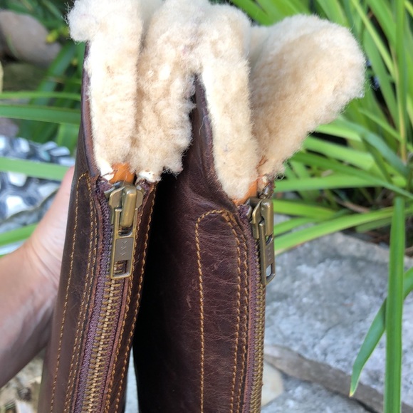 Born Leather Boots-Sz 7-Sherpa Lined-Small Heel-Zipper at Back-Brown - Picture 10 of 16